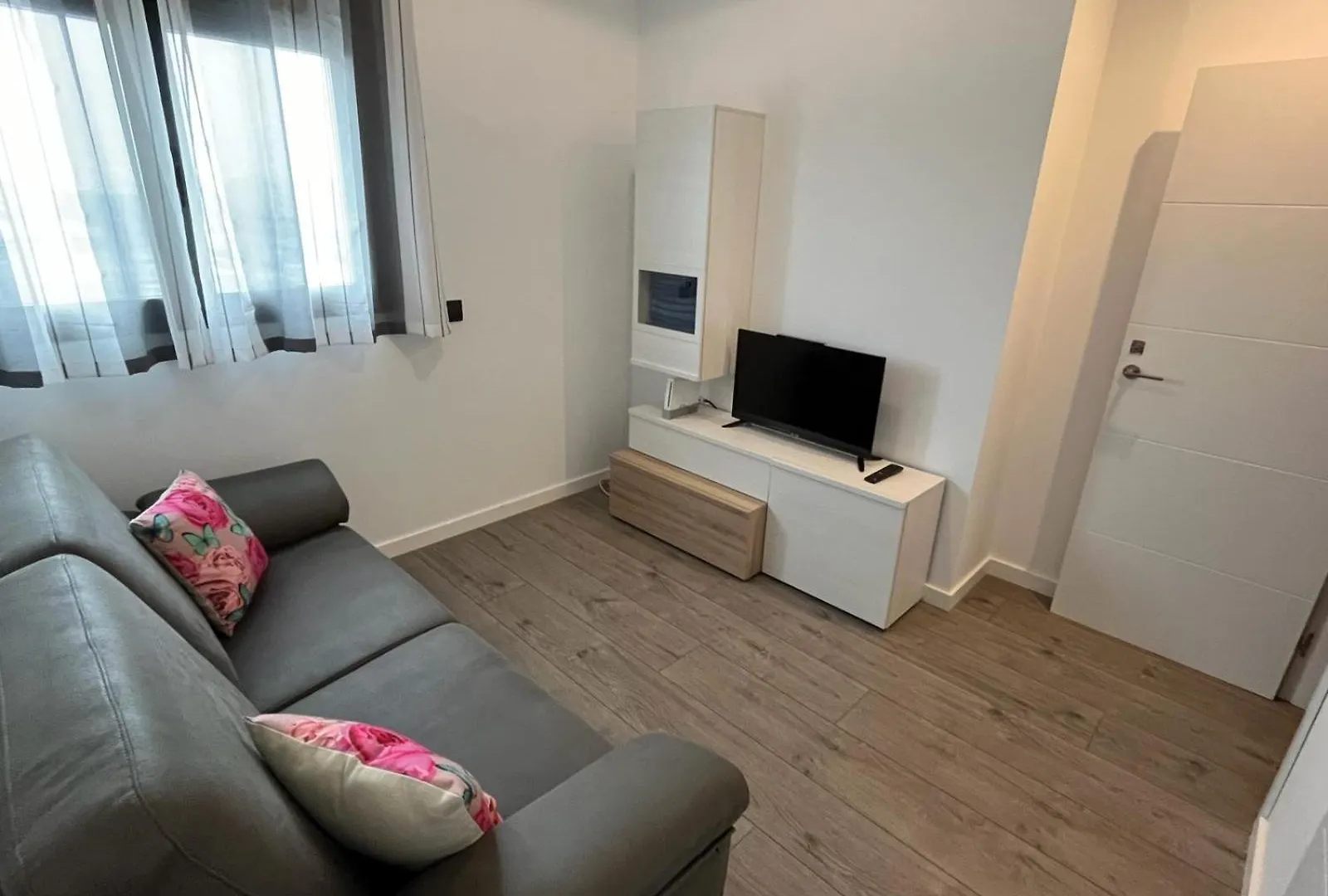 Apartamento Torre D'Arenas, Playa Victoria, Piscina Y Parking Cádiz 0*,  España